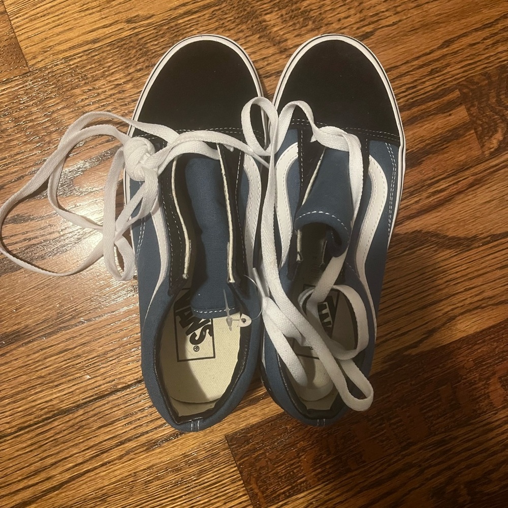Brand new blue vans size 5 in kids